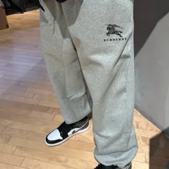 Burberry Jogginghose in Premium-Qualität, schwarzer Fleece-Monogramm-Stil