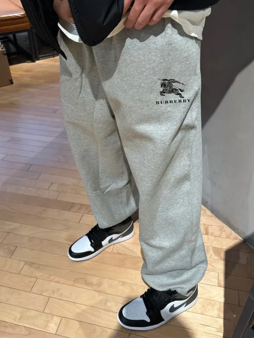 Burberry Jogginghose in Premium-Qualität, schwarzer Fleece-Monogramm-Stil
