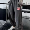 Hochwertige Jogginghose von Givenchy aus grauem Fleece mit Logo-Kollektion