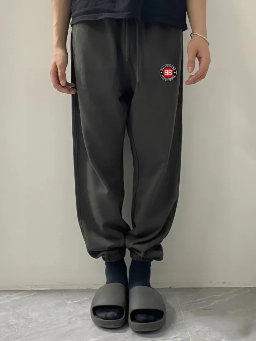 Meistverkaufte Balenciaga-Hosen aus roter Fleece-Logo-Kollektion