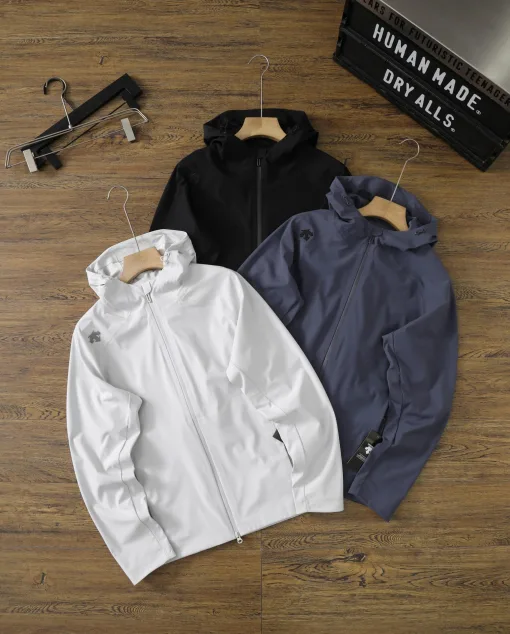 Hochwertiger Descente Mantel Schwarz Atmungsaktive Kollektion