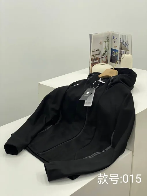 Bestseller Descente Mäntel Schwarz Atmungsaktive Kollektion