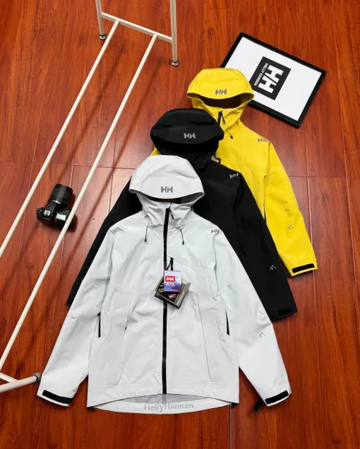 Premium Helly Hansen Jacken Schwarz Elegante Kollektion