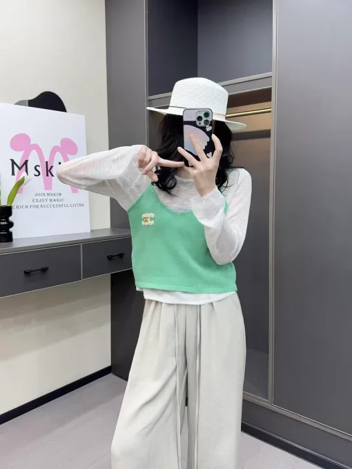 Meistverkaufte Hosenträger von Celine im bestickten Stil