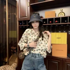 Luxuriöse Dior Shorts im Denim-Monogramm-Stil