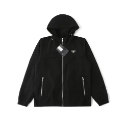 Hochwertiger Prada Mantel Schwarz Klassischer Stil