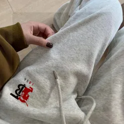 Burberry Hose in Premiumqualität, graues Fleece, Monogramm, Luxus