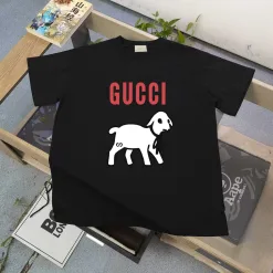 Hochwertiger Gucci Kurzarm Weißer Baumwolldruck Luxus