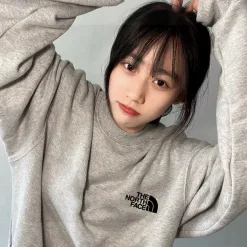 Hochwertige Balenciaga-Sweatshirts im schwarzen Fleece-Print-Stil