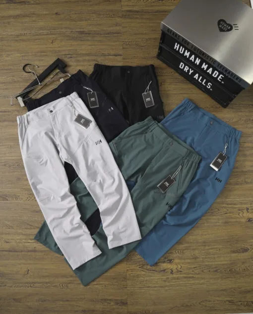 Luxuriöse Helly Hansen Hose im schwarzen Strickstil