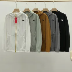 Premium Qualität Helly Hansen Mäntel Schwarz Atmungsaktiver Stil