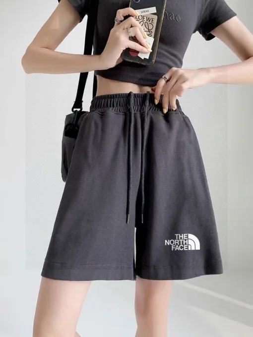 Premium-Shorts von The North Face im schwarzen Logo-Stil