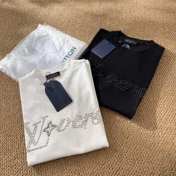 Hochwertiges Louis Vuitton Kurzarmhemd aus schwarzer Baumwolle, lässiger Luxus