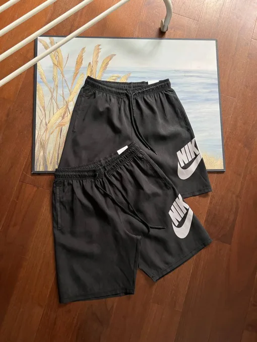 Luxus Nike Shorts Schwarzes Logo Luxus