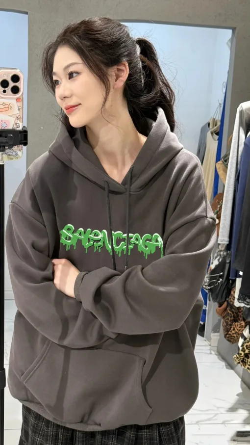 Luxuriöse Balenciaga Sweatshirts aus grünem Fleece mit Logo-Kollektion