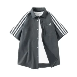 Hochwertige Adidas Kurzarm-Kollektion mit schwarzen Streifen