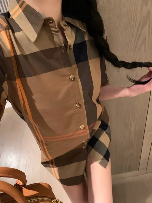 Hochwertiges Burberry-Hemd im Karo-Stil