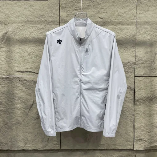 Luxus-Mäntel von Descente in Schwarz, atmungsaktive Kollektion