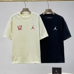 Premium Nike Kurzarm-T-Shirts Elfenbeinfarbene Baumwolle Classic Collection