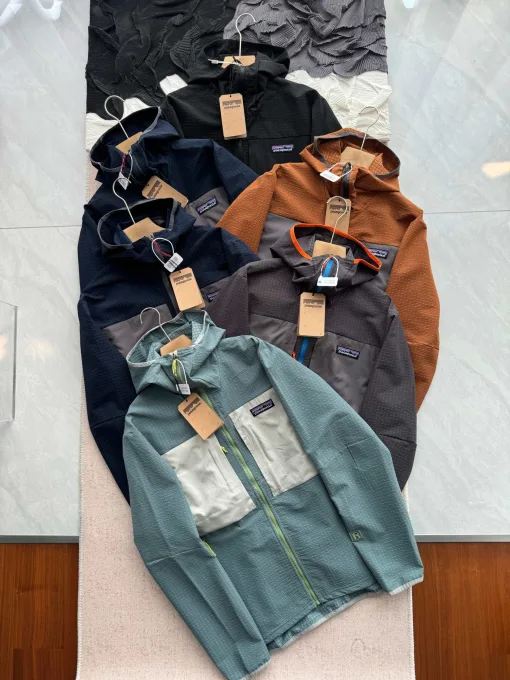 Luxus-Mäntel von Patagonia in schwarzer Strickkollektion