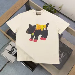 Luxuriöses Gucci-Kurzarmshirt aus Baumwolle im Logo-Stil