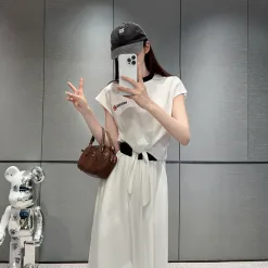Hochwertige Miu Miu T-Shirt-Kollektion mit Stickerei