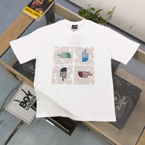 Premium The North Face Kurzarm-Kollektion aus schwarzer Baumwolle im Patchwork-Stil