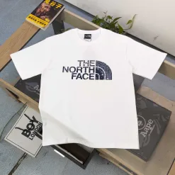 Hochwertiges Kurzarmshirt von The North Face in Schwarz aus Baumwolle im Logo-Stil