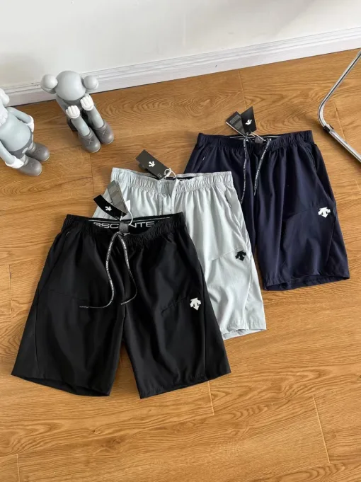 Premium Descente Shorts Schwarzer Strick Urban Style