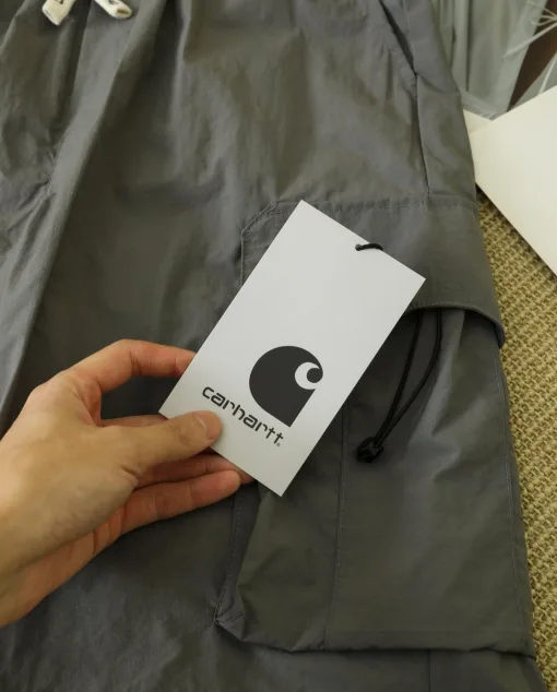 Luxus-Shorts von Carhartt in Schwarz, sportlicher Luxus