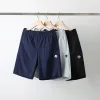 Luxuriöse Descente Shorts in Schwarz im Urban-Strickstil
