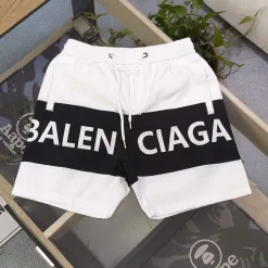 Luxuriöse Balenciaga-Shorts im schwarzen Logo-Stil