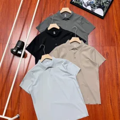 Hochwertiges Lululemon Kurzarm-Shirt aus schwarzem Polyester im klassischen Stil