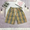 Luxus-Shorts von Burberry in Gelb aus Baumwolle im klassischen Stil