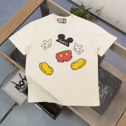 Hochwertiger Gucci-Kurzarmpullover aus Baumwolle im Logo-Stil