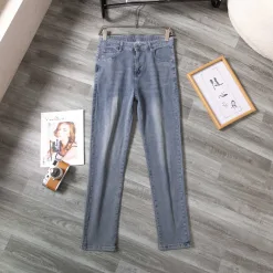 Hochwertige Dior Jeans im Denim-Waschungsstil