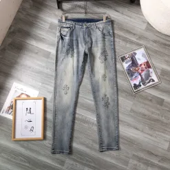 Premium Jeans mit bestickten Chrome Hearts