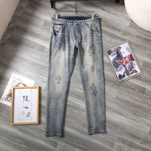 Premium Jeans mit bestickten Chrome Hearts