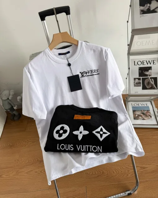 Premium Louis Vuitton Kurzarm-T-Shirt aus schwarzer Baumwolle im Monogramm-Stil