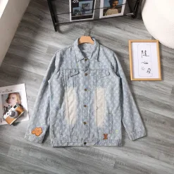 Luxus-Mantel von Louis Vuitton aus der bestickten Kollektion Blue Denim