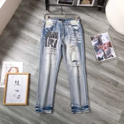 Hochwertige Ami-Hose im Stickstil