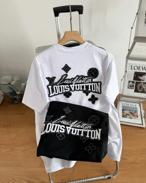 Hochwertiges Louis Vuitton Kurzarm-T-Shirt aus schwarzer Baumwolle im Casual Style