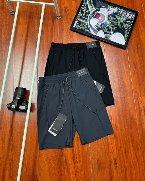 Luxus-Shorts von Lululemon in Schwarz, Spandex, lässiger Stil