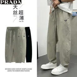 Hochwertige Prada Freizeithose Grau Seide Casual Style