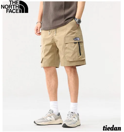 Luxus-Shorts von The North Face in Khaki, Retro-Kollektion