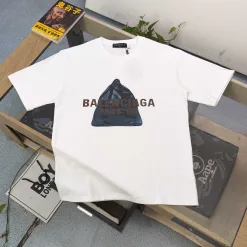 Luxuriöse Balenciaga-Kollektion mit kurzen Ärmeln und schwarzem Baumwolllogo