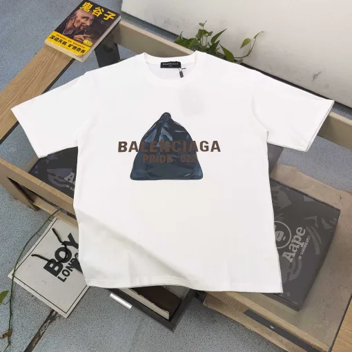 Luxuriöse Balenciaga-Kollektion mit kurzen Ärmeln und schwarzem Baumwolllogo