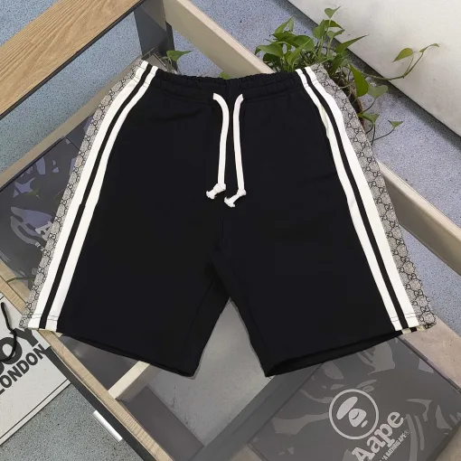 Luxus-Shorts von Gucci in Schwarz mit Karomuster