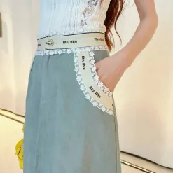 Luxuriöser Miu Miu Rock im eleganten Stil