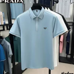 Hochwertige Prada Kurzarmhemden im schwarzen Seidenstil